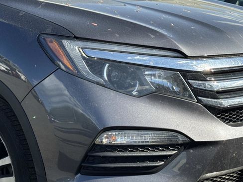 Used 2017 Honda Pilot Touring image 4