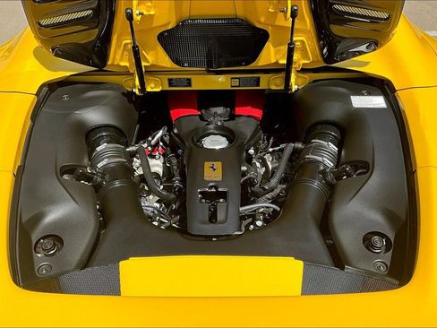 Used 2022 Ferrari F8 Tributo RWD image 24