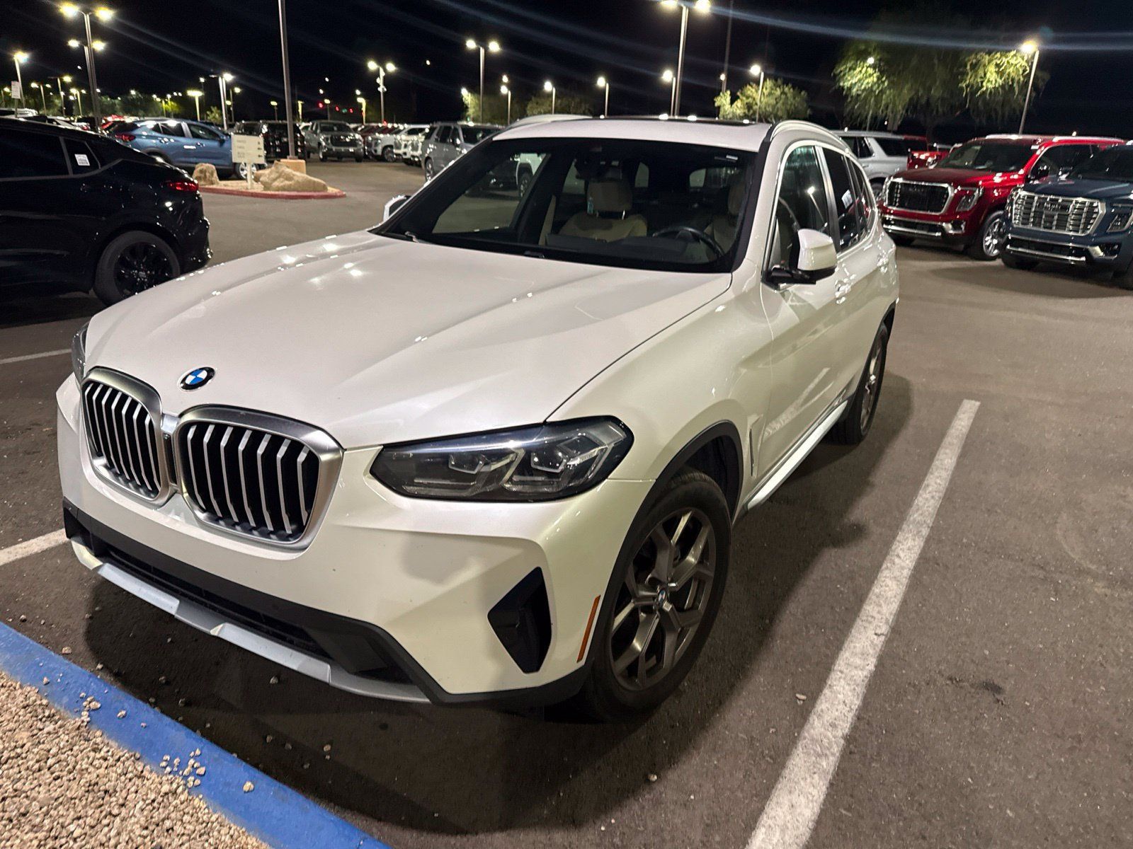 Used 2022 BMW X3 xDrive30i AWD/4WD image 1