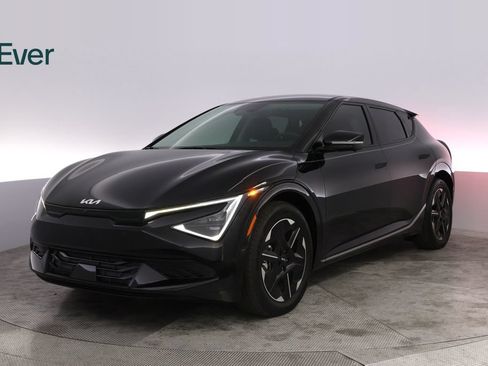 Used 2025 Kia EV6 Wind RWD image 2