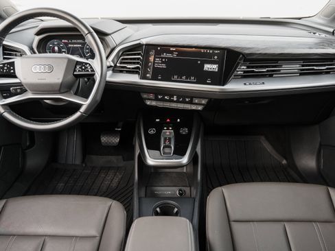 Used 2024 Audi Q4 e-tron Premium image 8