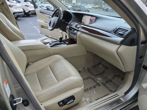 Used 2015 Lexus LS 460 w/ Comfort Package image 24