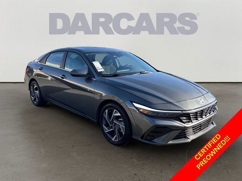Used 2025 Hyundai Elantra SEL FWD image 1