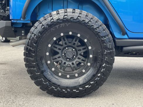 Used 2015 Jeep Wrangler Unlimited Rubicon w/ Connectivity Group AWD/4WD image 31