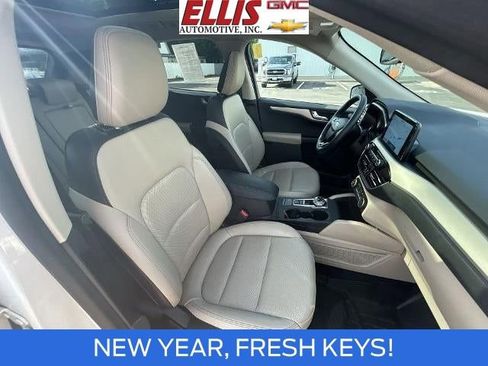 Used 2020 Ford Escape SE Sport image 29