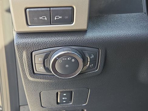 Used 2019 Ford F250 Lariat w/ Chrome Package image 24