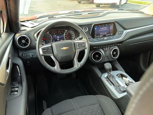 Used 2021 Chevrolet Blazer LT FWD image 18