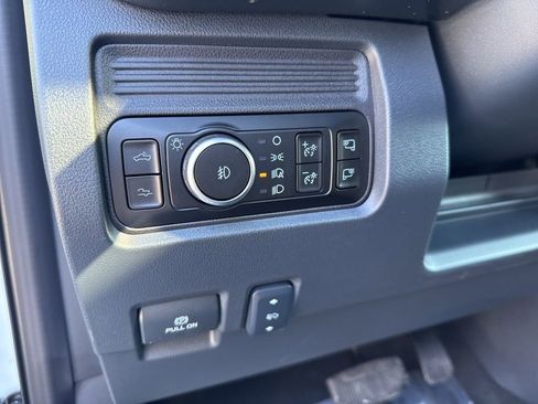 Used 2025 Ford F250 Platinum w/ FX4 Off-Road Package image 14