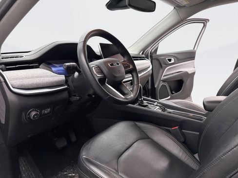 Used 2022 Jeep Compass Latitude image 10