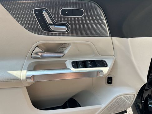 Used 2022 Mercedes-Benz GLB 250 image 15