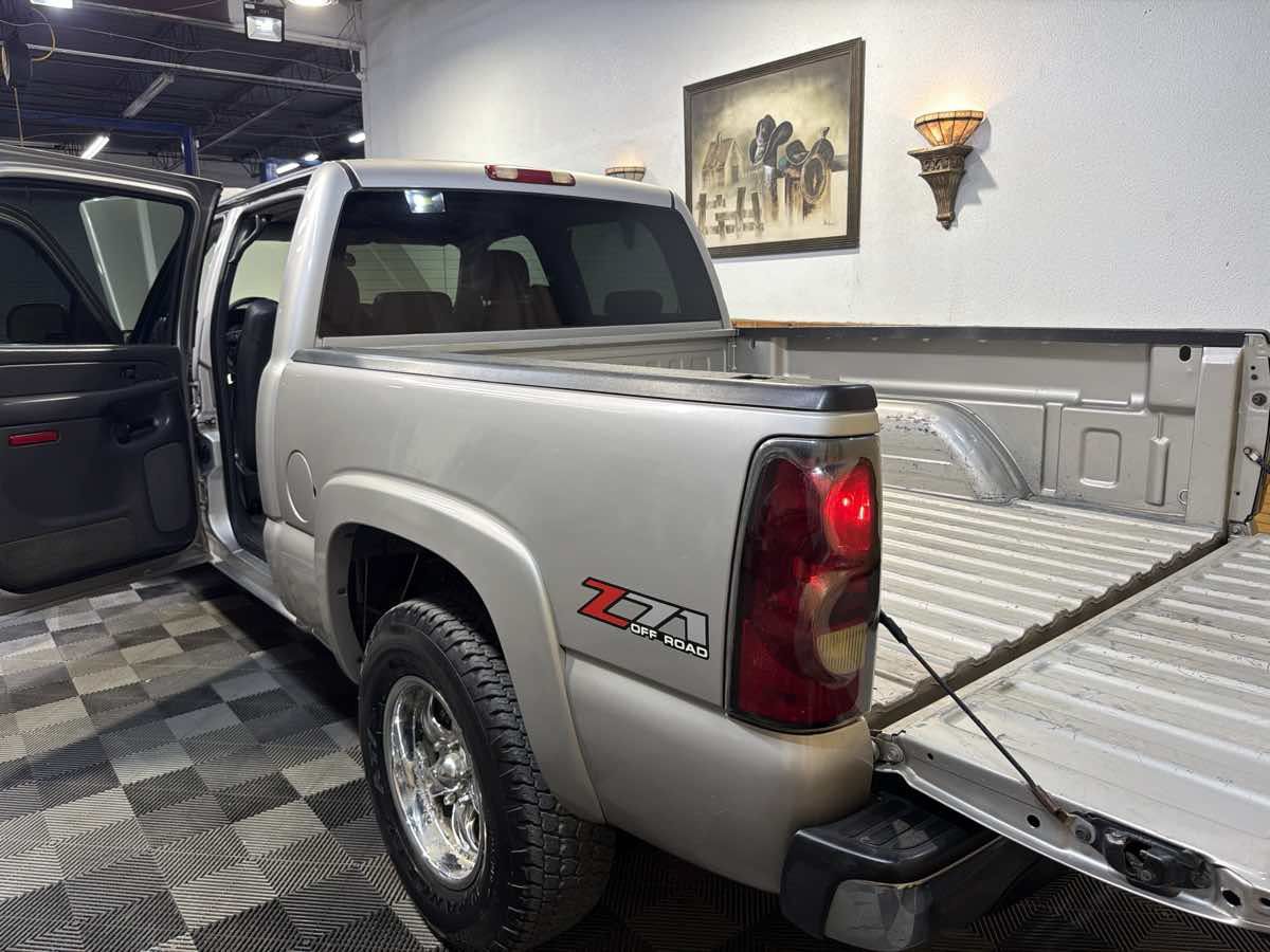 Used 2004 Chevrolet Silverado 1500 4x4 Crew Cab w/ Z71 Convenience Package 2 image 11