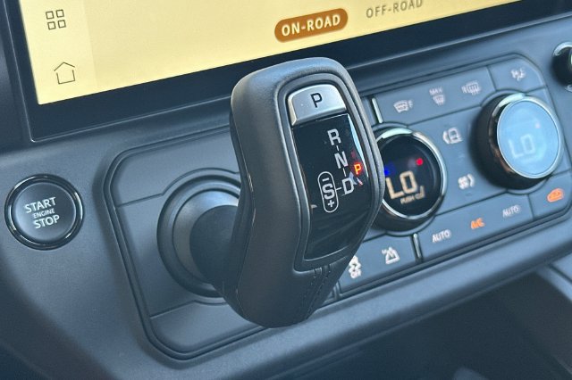 New 2026 Land Rover Defender 110 AWD/4WD image 21