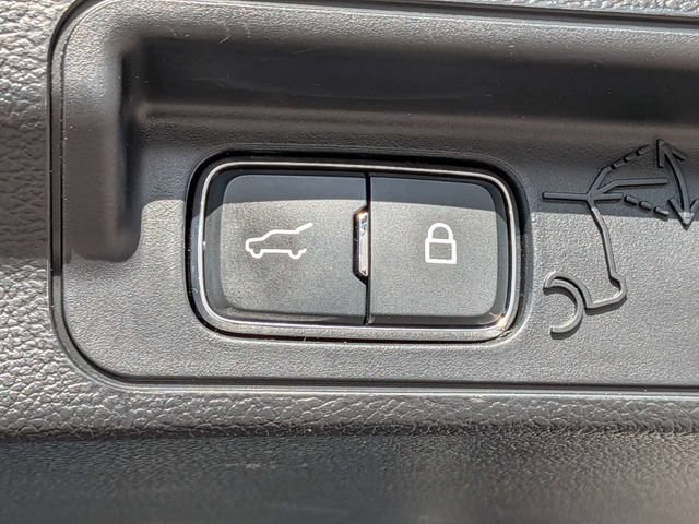Used 2023 Ford Explorer XLT RWD image 14