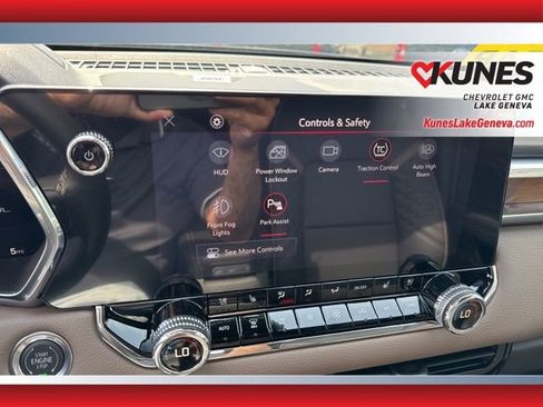 New 2025 GMC Canyon Denali image 37