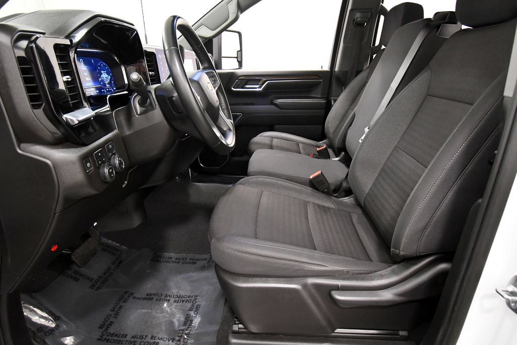 Used 2024 Chevrolet Silverado 2500 LT AWD/4WD image 13