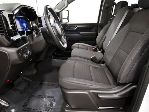 Used 2024 Chevrolet Silverado 2500 LT image 13