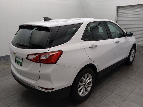 Used 2018 Chevrolet Equinox LS FWD image 9