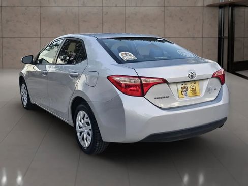 Used 2018 Toyota Corolla LE image 3
