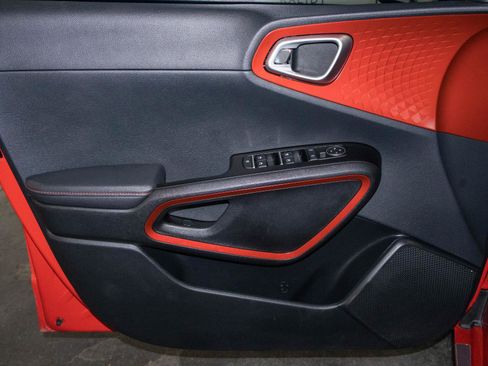 Used 2025 Kia Soul GT-Line image 11