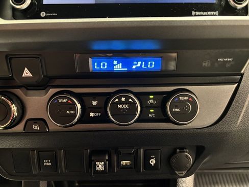 Used 2021 Toyota Tacoma TRD Off-Road image 19