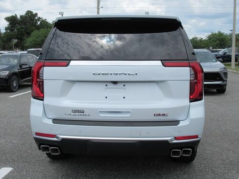Used 2026 GMC Yukon Denali w/ Sun & Power Step Package RWD image 6