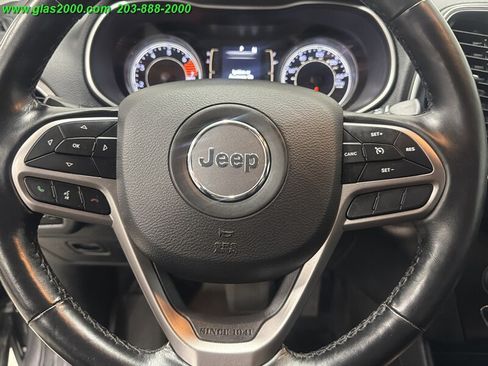 Used 2021 Jeep Cherokee Latitude Plus AWD/4WD image 22