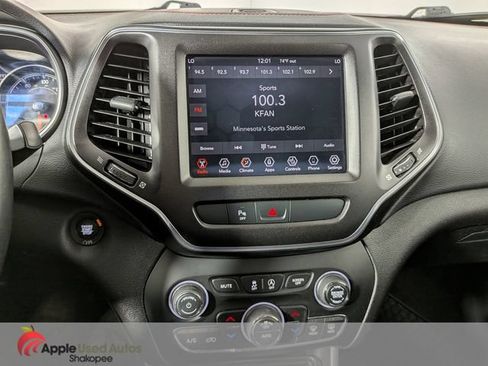 Used 2019 Jeep Cherokee Trailhawk w/ Cold Weather Group AWD/4WD image 20
