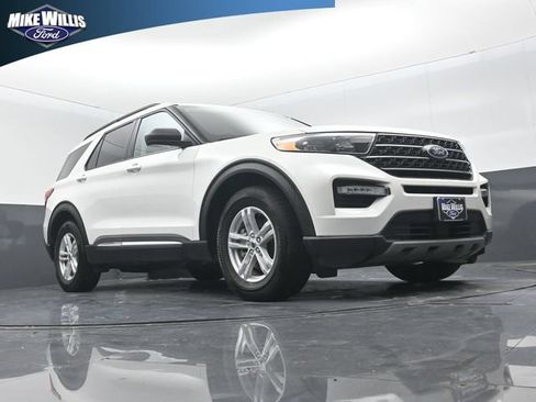 Used 2024 Ford Explorer XLT w/ Equipment Group 202A RWD image 17