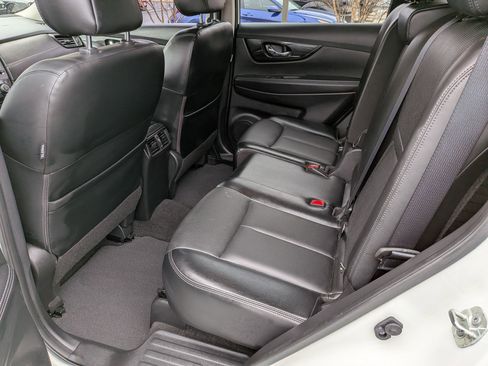 Used 2018 Nissan Rogue SL image 24