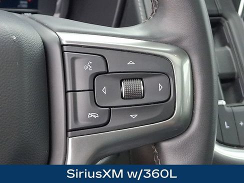 Used 2024 Chevrolet Suburban Z71 w/ Luxury Package AWD/4WD image 8