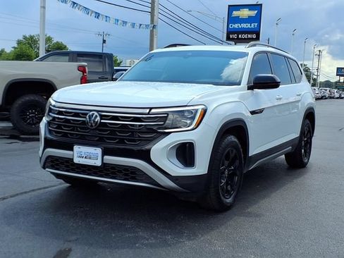 Used 2024 Volkswagen Atlas Peak Edition SE AWD/4WD image 5