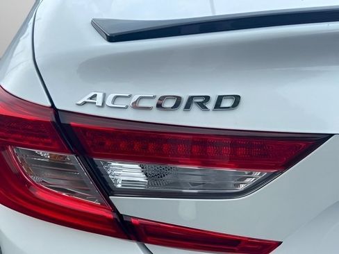 Used 2022 Honda Accord Sport image 11
