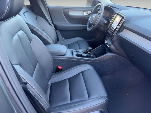 New 2026 Volvo XC40 B4 Core w/ Protection Package image 15