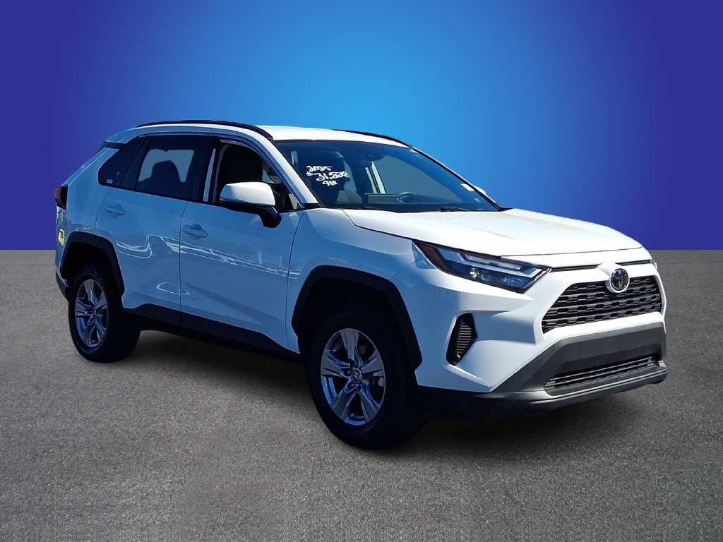 Used 2025 Toyota RAV4 XLE FWD image 3