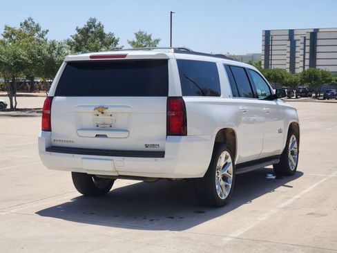 Used 2019 Chevrolet Suburban LT RWD image 5
