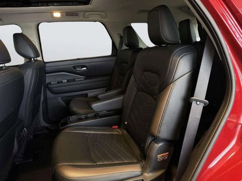 Used 2023 Nissan Pathfinder Platinum w/ Lighting Package (N93) image 34