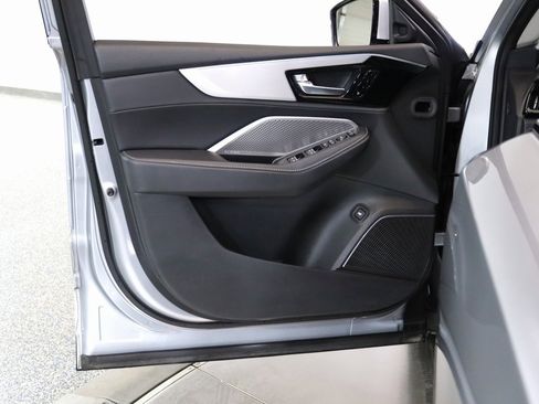 Used 2023 Acura MDX SH-AWD w/ Technology Package image 12