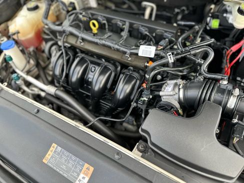 Used 2017 Ford Fusion SE image 38