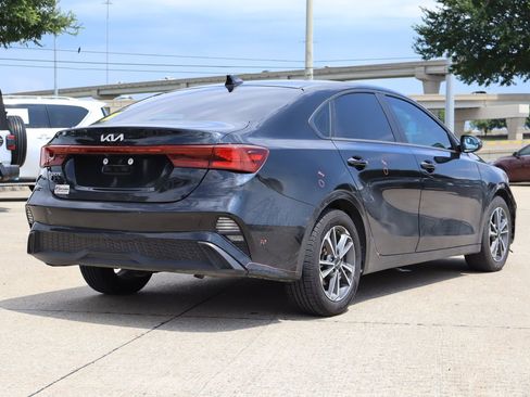 Used 2024 Kia Forte LXS w/ LXS Technology Package FWD image 3