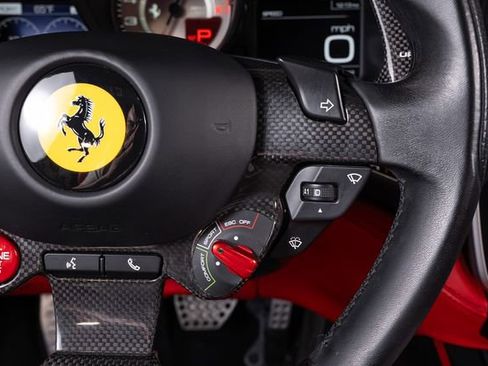 Used 2019 Ferrari Portofino RWD image 43