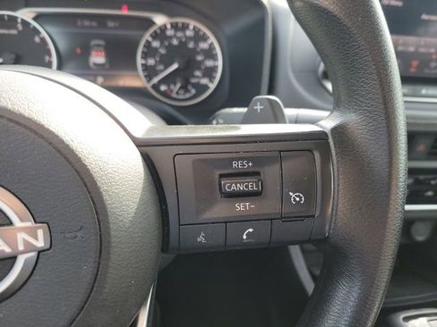 Used 2023 Nissan Rogue S image 10