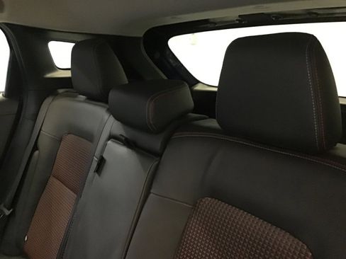 Used 2025 Nissan Kicks SR image 17