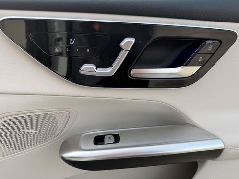Certified 2025 Mercedes-Benz GLC 300 4MATIC image 28