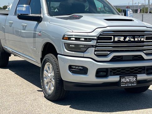 New 2026 RAM 2500 Laramie w/ Sport Appearance Package AWD/4WD image 11