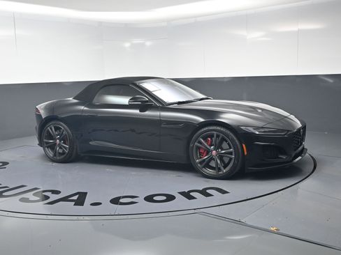 Used 2021 Jaguar F-TYPE R image 2