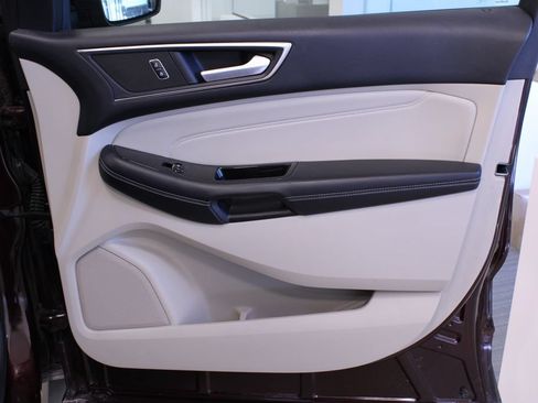 Used 2018 Ford Edge Titanium w/ Equipment Group 302A FWD image 15
