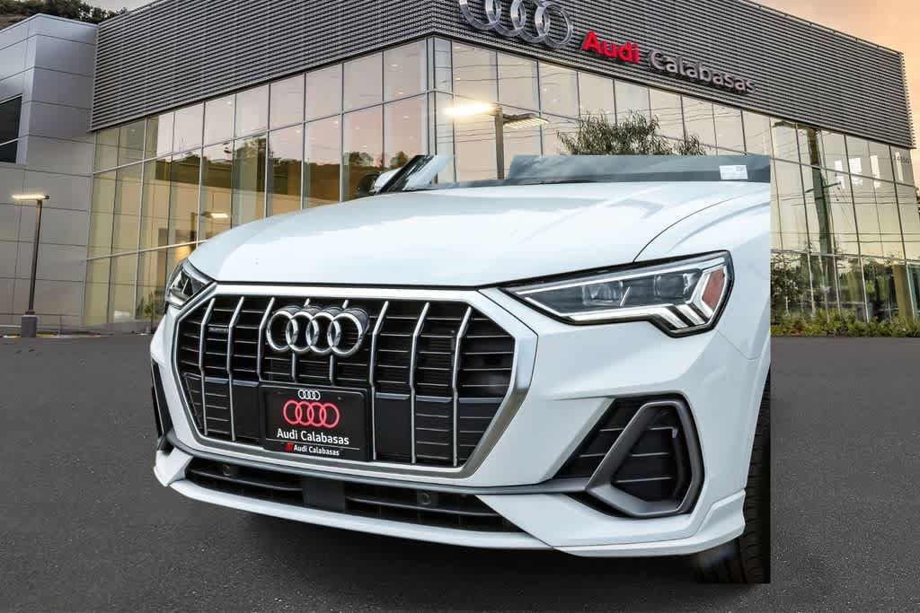Used 2023 Audi Q3 2.0T Premium w/ Convenience Package AWD/4WD image 5