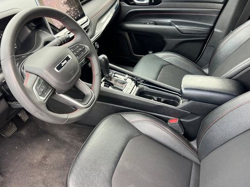 Used 2024 Jeep Compass Trailhawk image 10