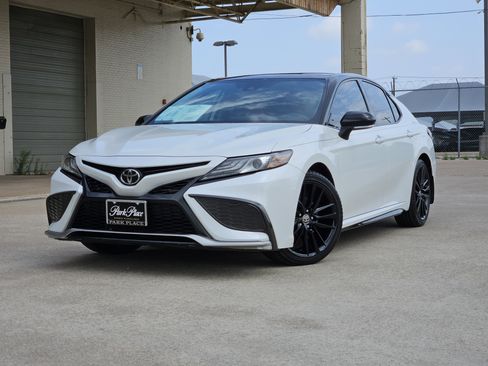 Used 2021 Toyota Camry XSE image 1