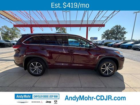 Used 2017 Toyota Highlander XLE AWD/4WD image 8